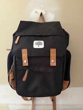 Spacious diaper bookbag by Parker Baby Co.